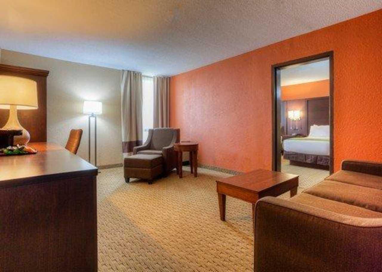 Comfort Inn & Suites Evansville Airport Esterno foto