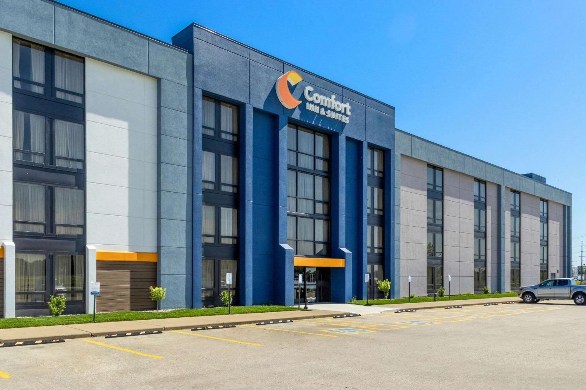 Comfort Inn & Suites Evansville Airport Esterno foto